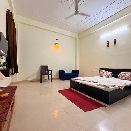 Atulyam Stays Sushant Golf City Lucknow Exterior foto